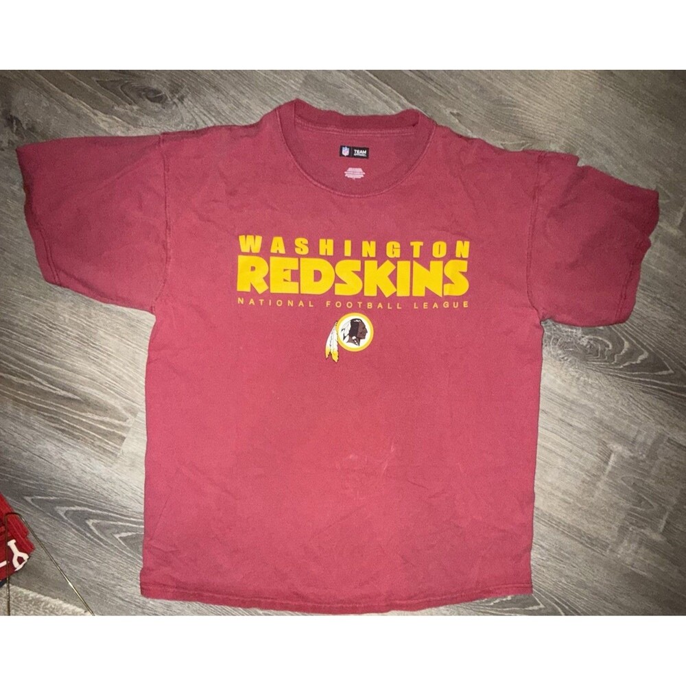 Vintage Washington Redskins NFL Team Apparel Red Old Logo T Shirt Men’s Adult XL